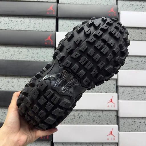 Balenciaga Defender Black/Grey