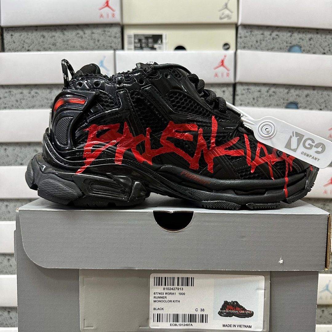 Balenciaga Runner 7.0 Чёрный/граффити