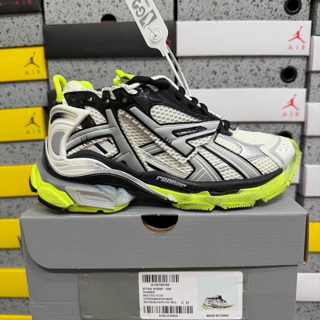 Balenciaga Runner 7.0 Белый/Чёрный/Зелёный