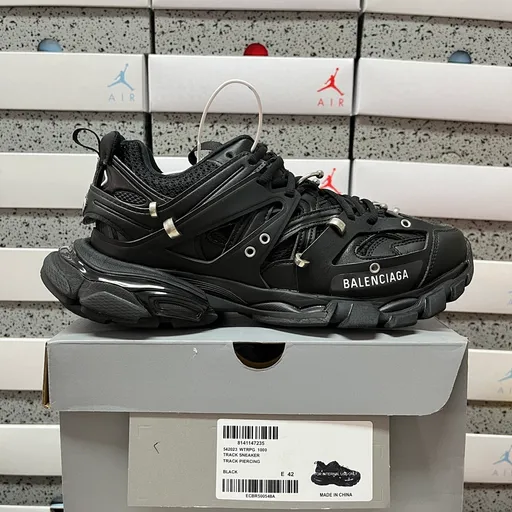 Balenciaga Track 3.0 Чёрный/Золотой