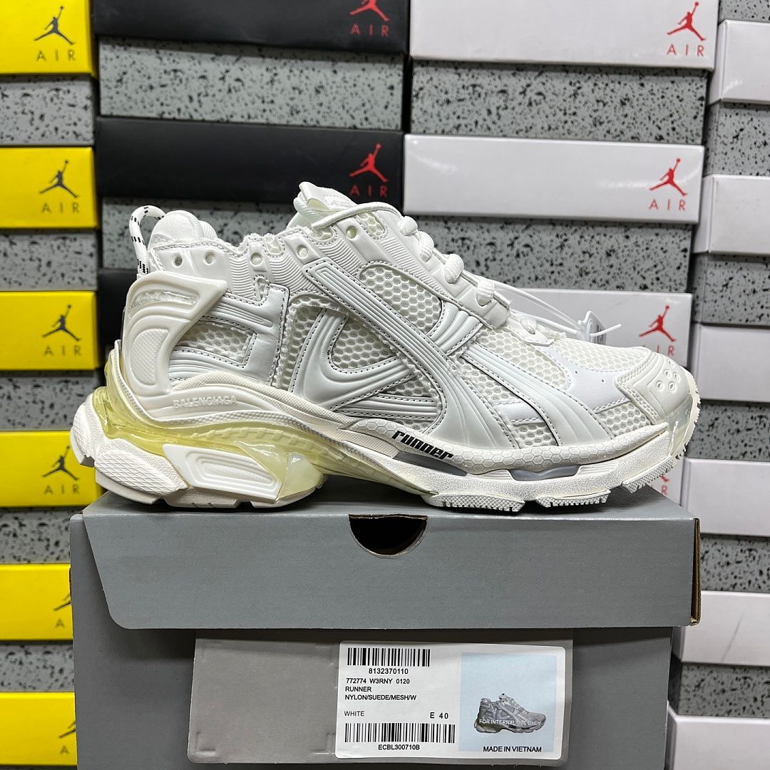 Balenciaga Runner 7.5 Белый