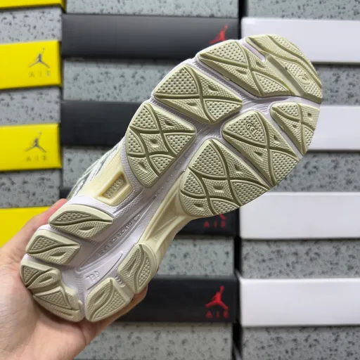 ASICS Gel-Cumulus 16 Silver/White