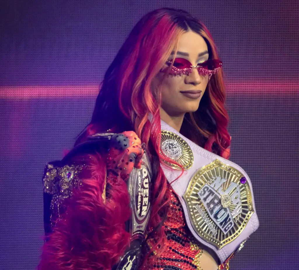 WOL FUN FRIDAY: Mercedes’ text, WWE cuts, 1 ape vs. 100 men