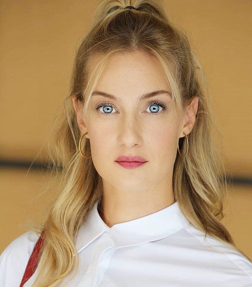 /famous-birthday/person/eva-riccobono-3