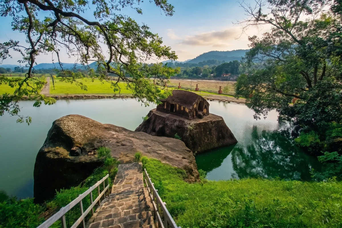 Maibang Stone House 