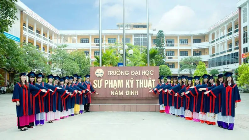 Làm Bằng Đại Học Uy Tín - Chọn Lựa Thông Minh Cho Tương Lai