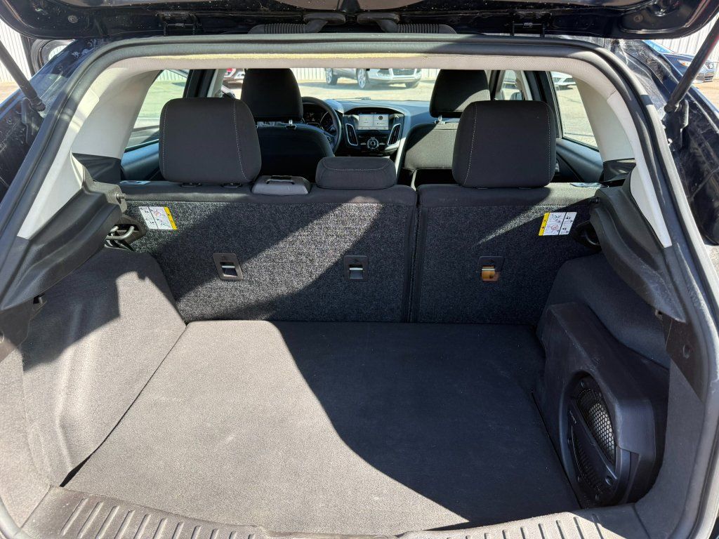 2017 Ford Focus SEL - Photo 19