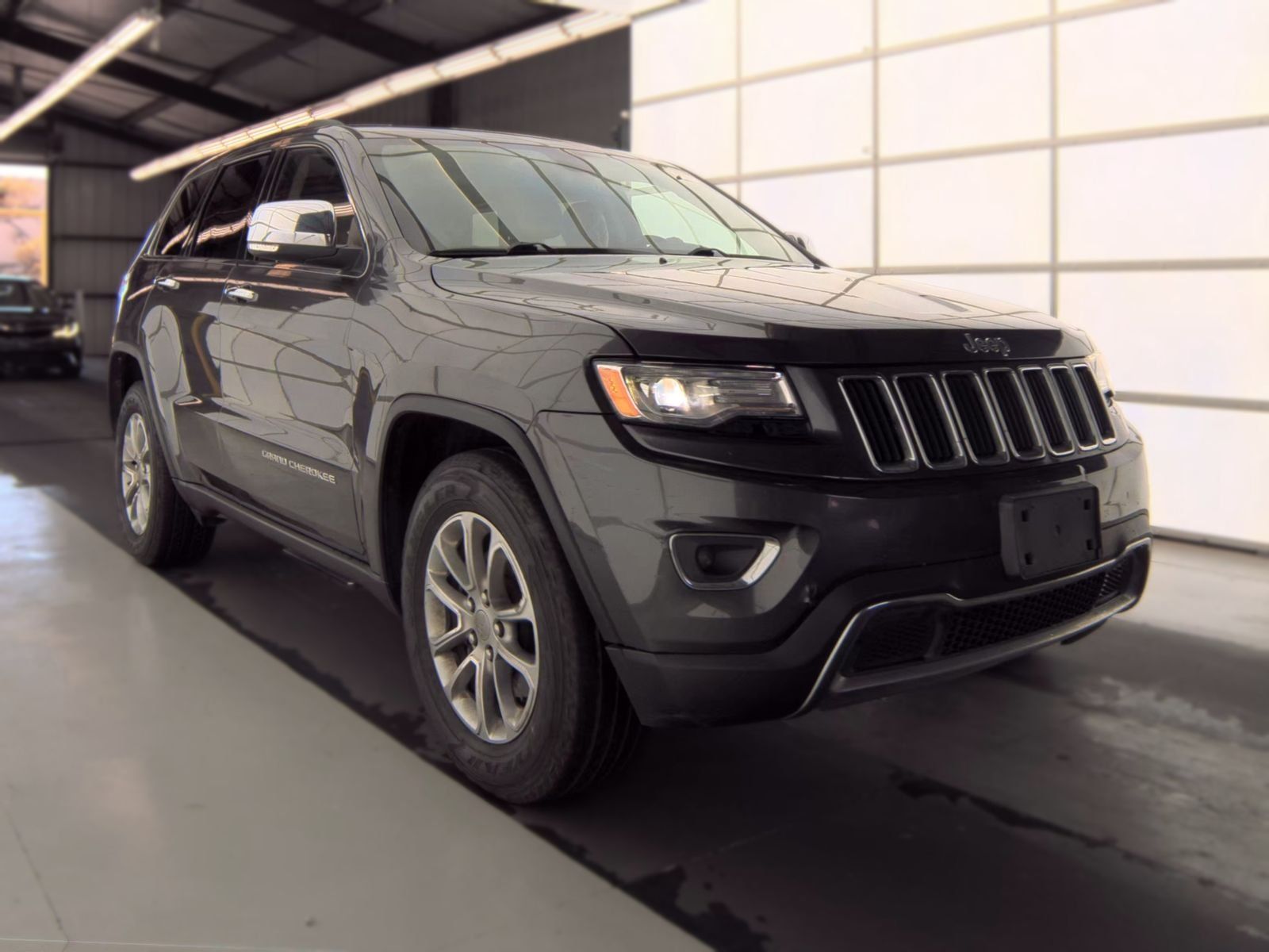2015 Jeep Grand Cherokee Limited in Granite Crystal Metallic - Photo 2