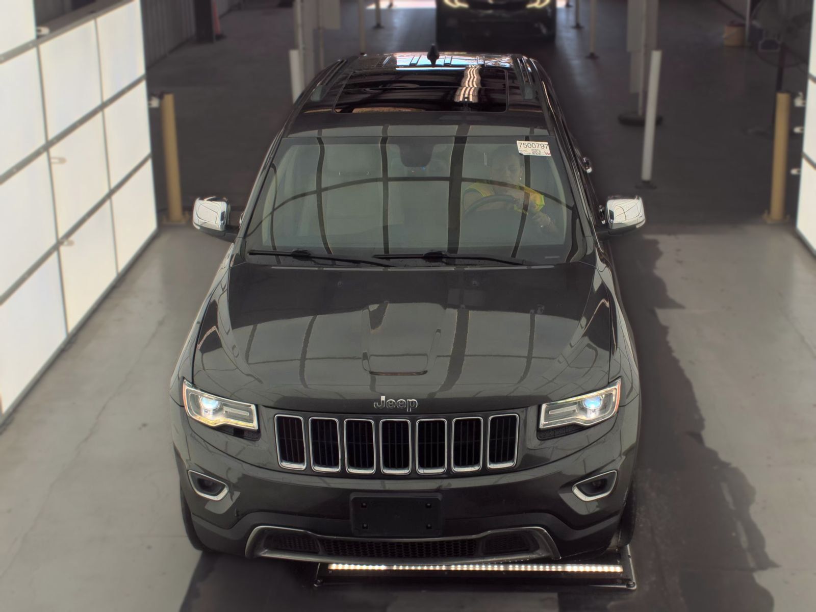 2015 Jeep Grand Cherokee Limited in Granite Crystal Metallic - Photo 3