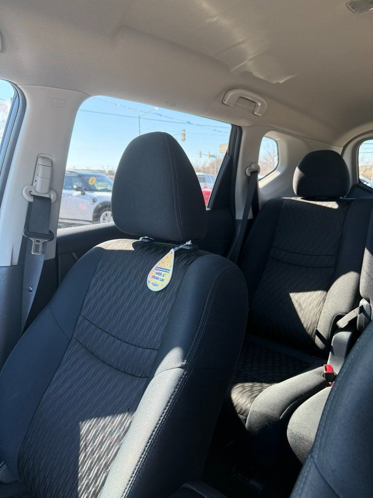 2019 Nissan Rogue S - Photo 14