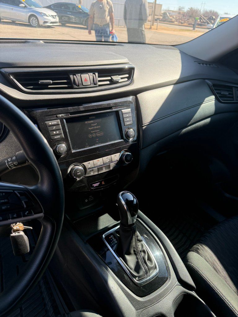 2020 Nissan Rogue S - Photo 9