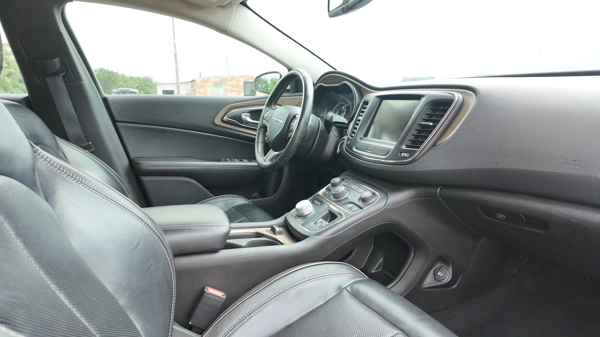 2015 Chrysler 200 C in White - Photo 19
