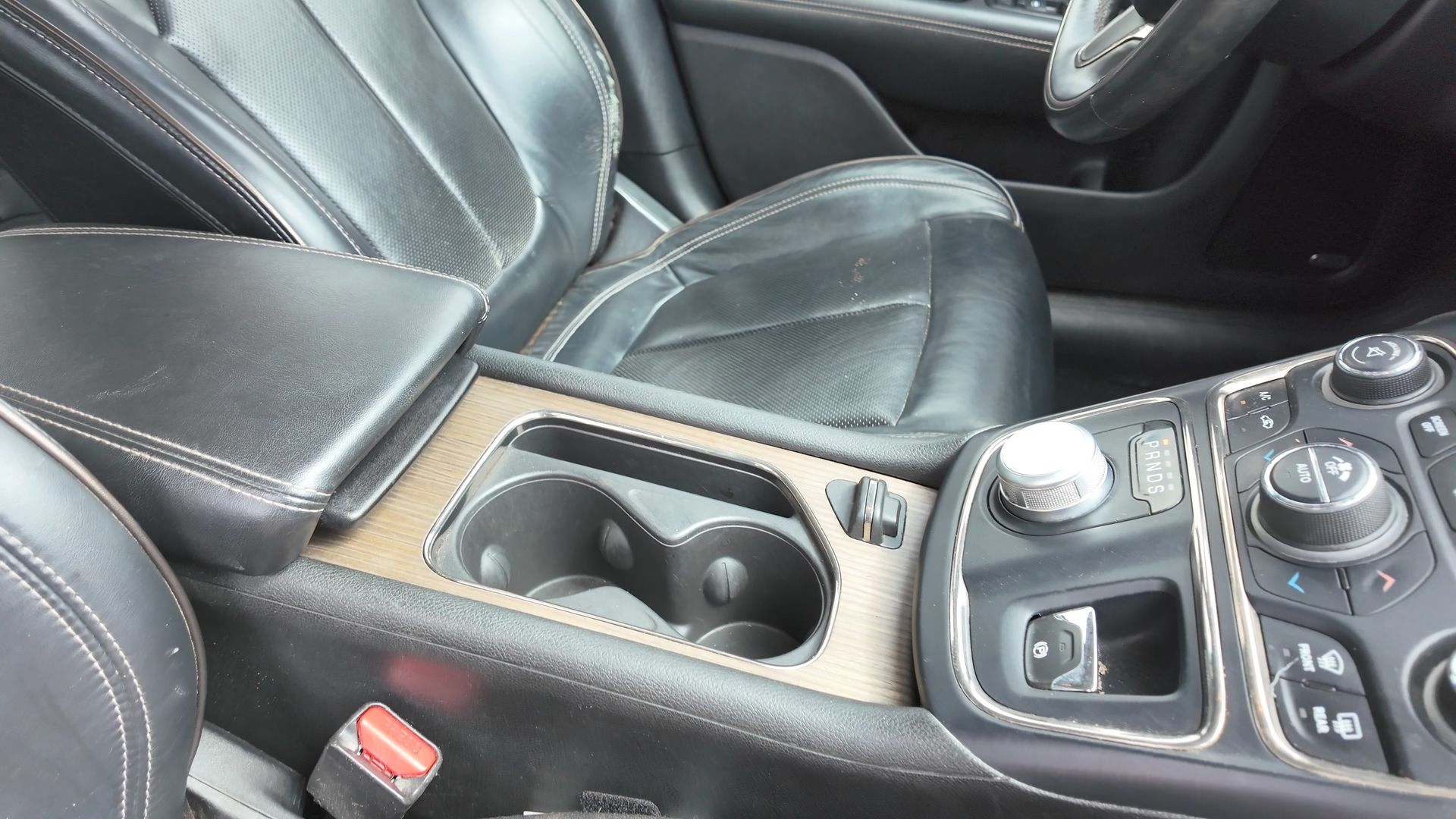2015 Chrysler 200 C in White - Photo 44
