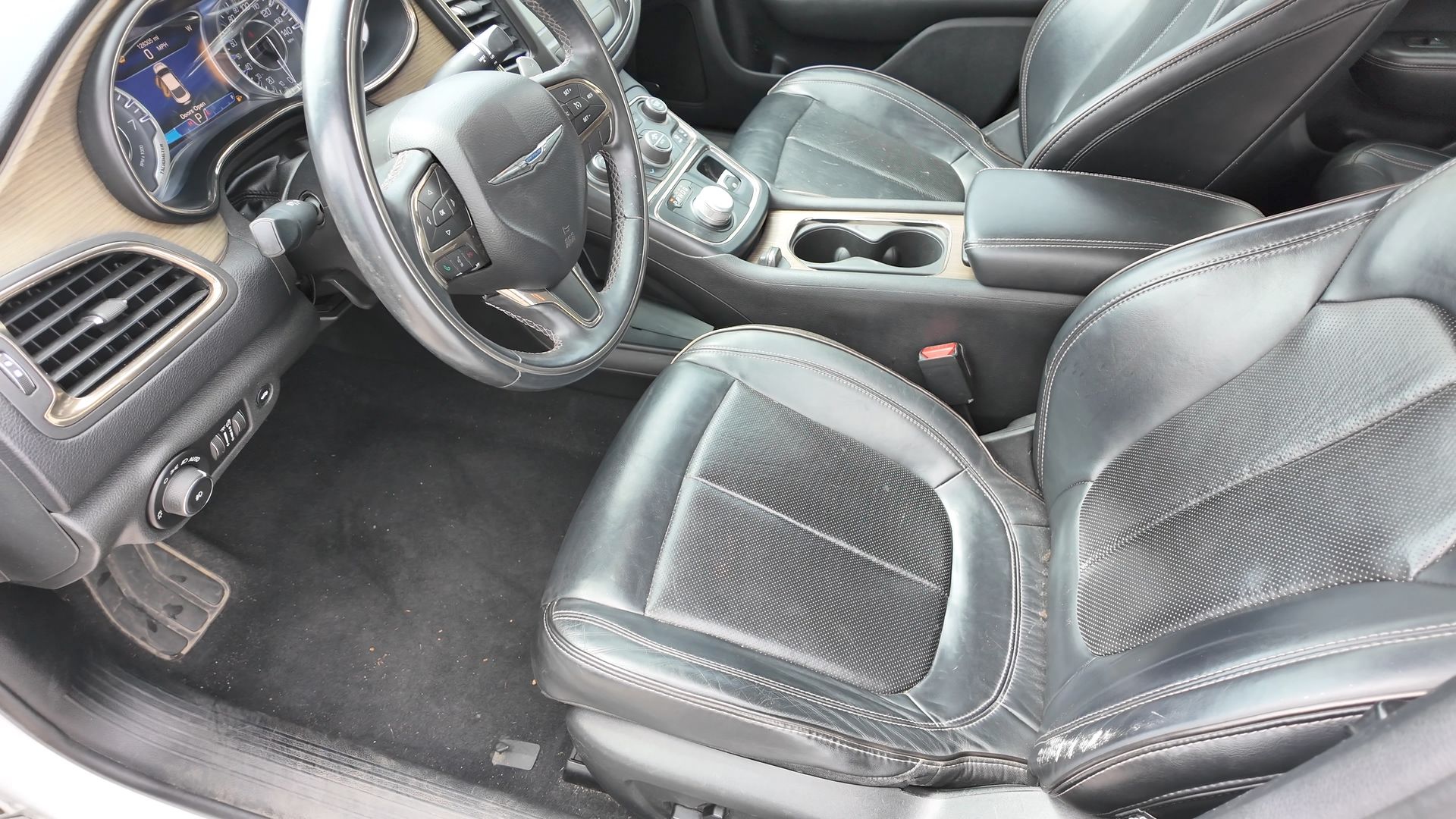 2015 Chrysler 200 C in White - Photo 21
