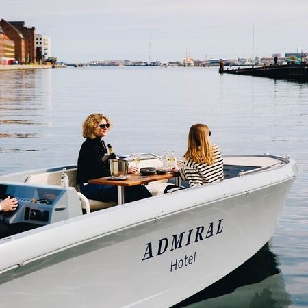 Oplev København fra vandet i Admirals elbåd