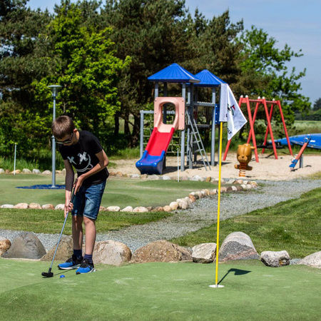 18 hullers minigolfbane