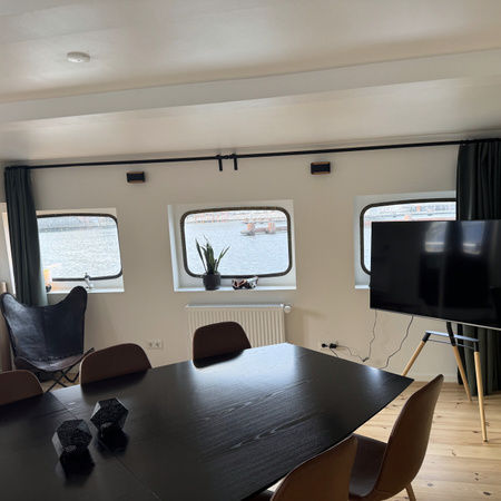 The Captain’s Lounge