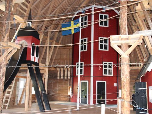 Höghöjdsbana med klättervägg