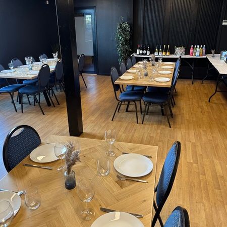 Mødelokale med spiseområde