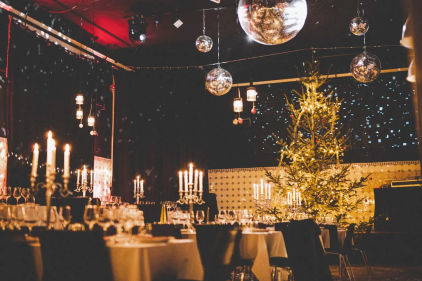 Julefrokostlokale med pynt