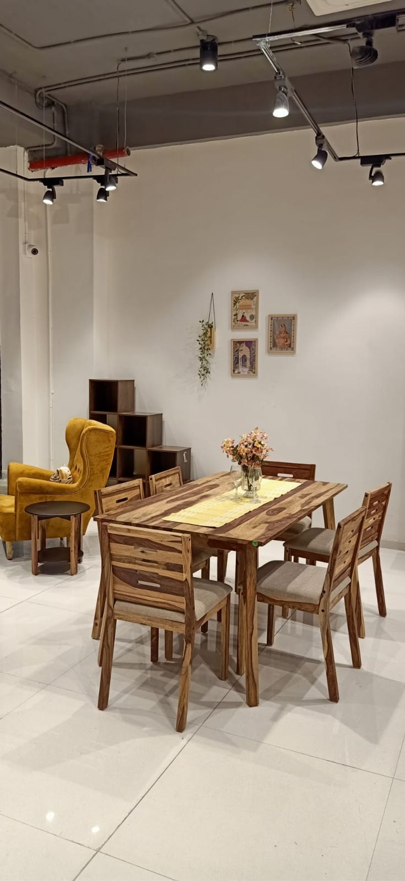 consumer-react/store-locator/store/R070/Wakefit_Furniture_Store_GowraRoad_Vadodara_Dining.jpeg