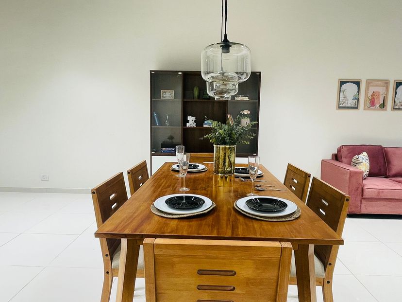 consumer-react/store-locator/store/R071/Wakefit_Furniture_store_Chandkheda_Diningtable.jpeg