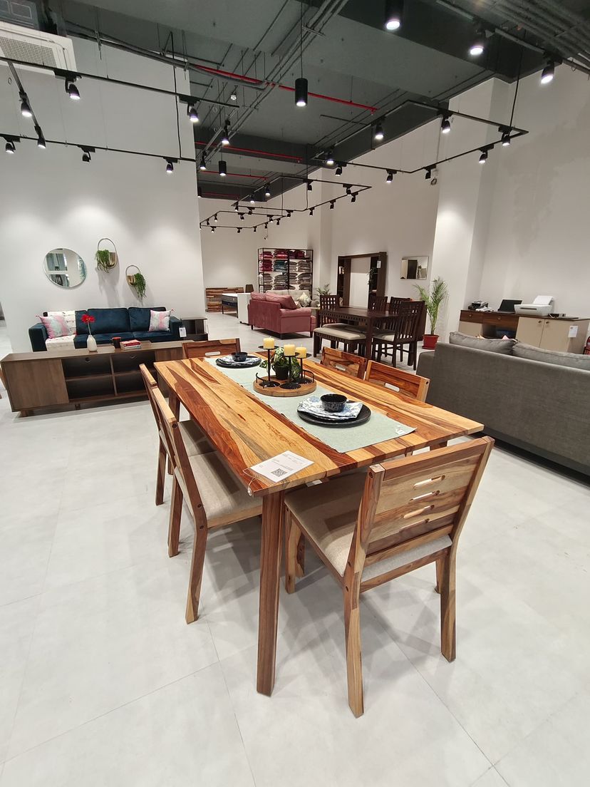 consumer-react/store-locator/store/R095/Wakefit_Furniture_Store_benzeroad_dining.jpeg