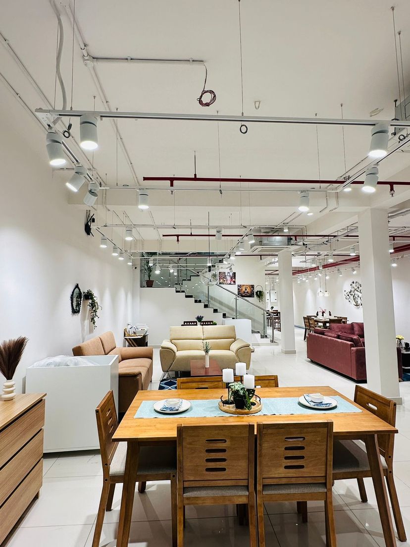 consumer-react/store-locator/store/R097/Wakefit_Furniture_Store_boduppal_DiningTable.jpeg