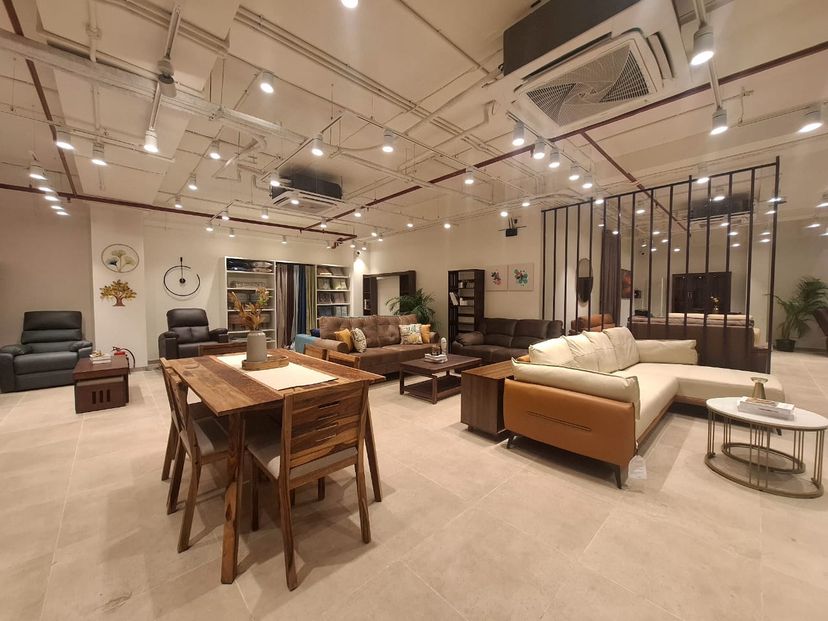 consumer-react/store-locator/store/R114/Wakefit_Furniture_store_Nashik_Dining.jpeg