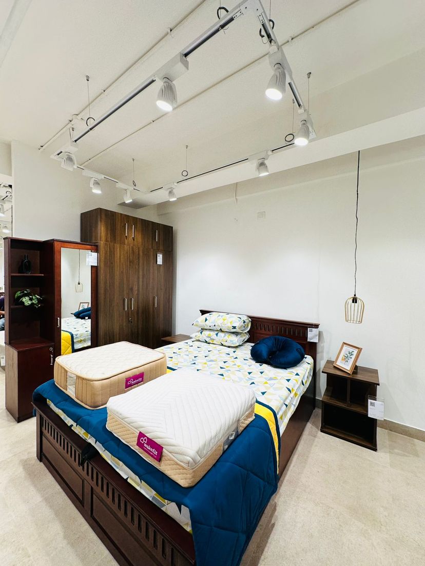 consumer-react/store-locator/store/R118/Wakefit_Furniture_store_GSRoad_Beds.jpeg