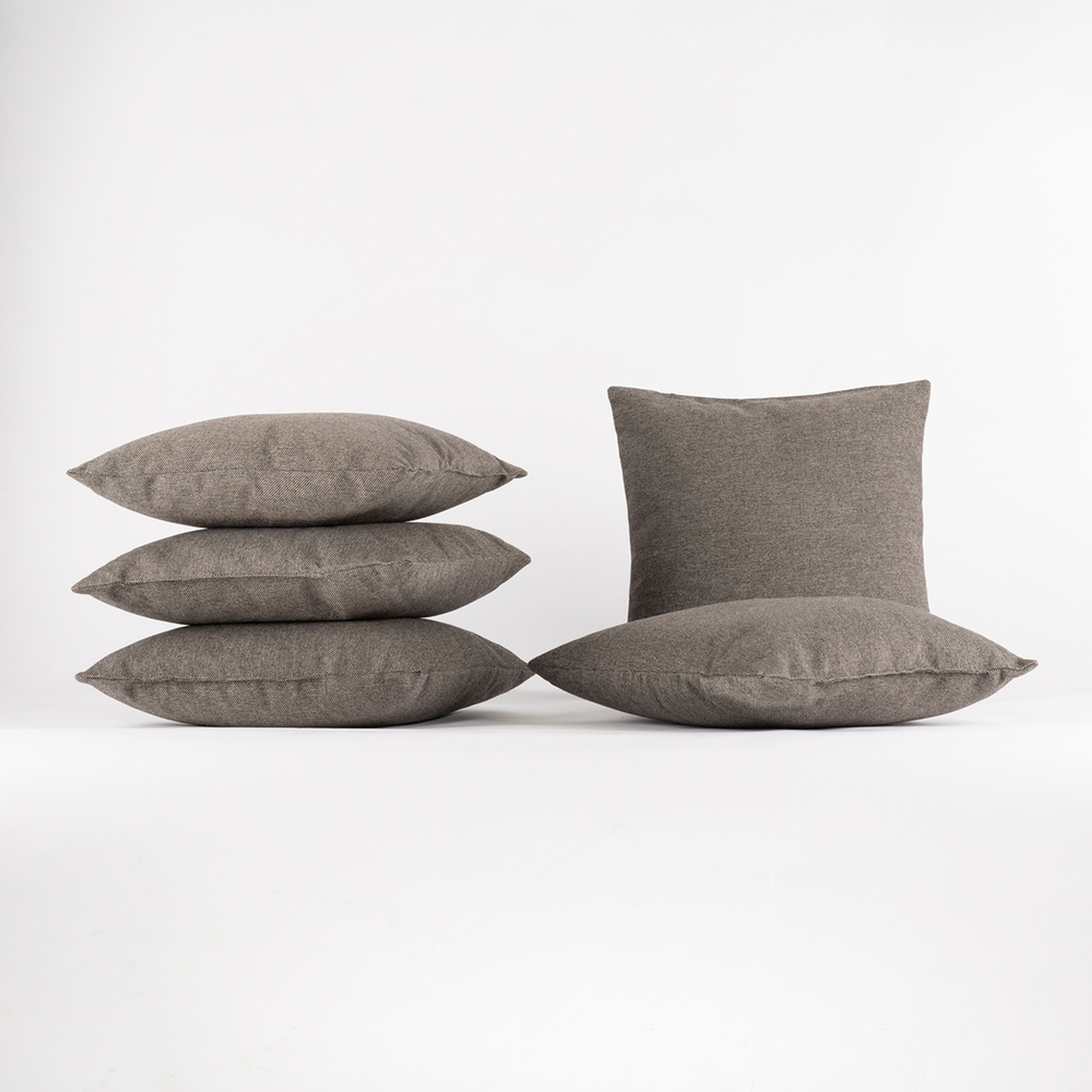 img/Premium_Cushion_Cover/Set5/Omega/Grey/5.jpg