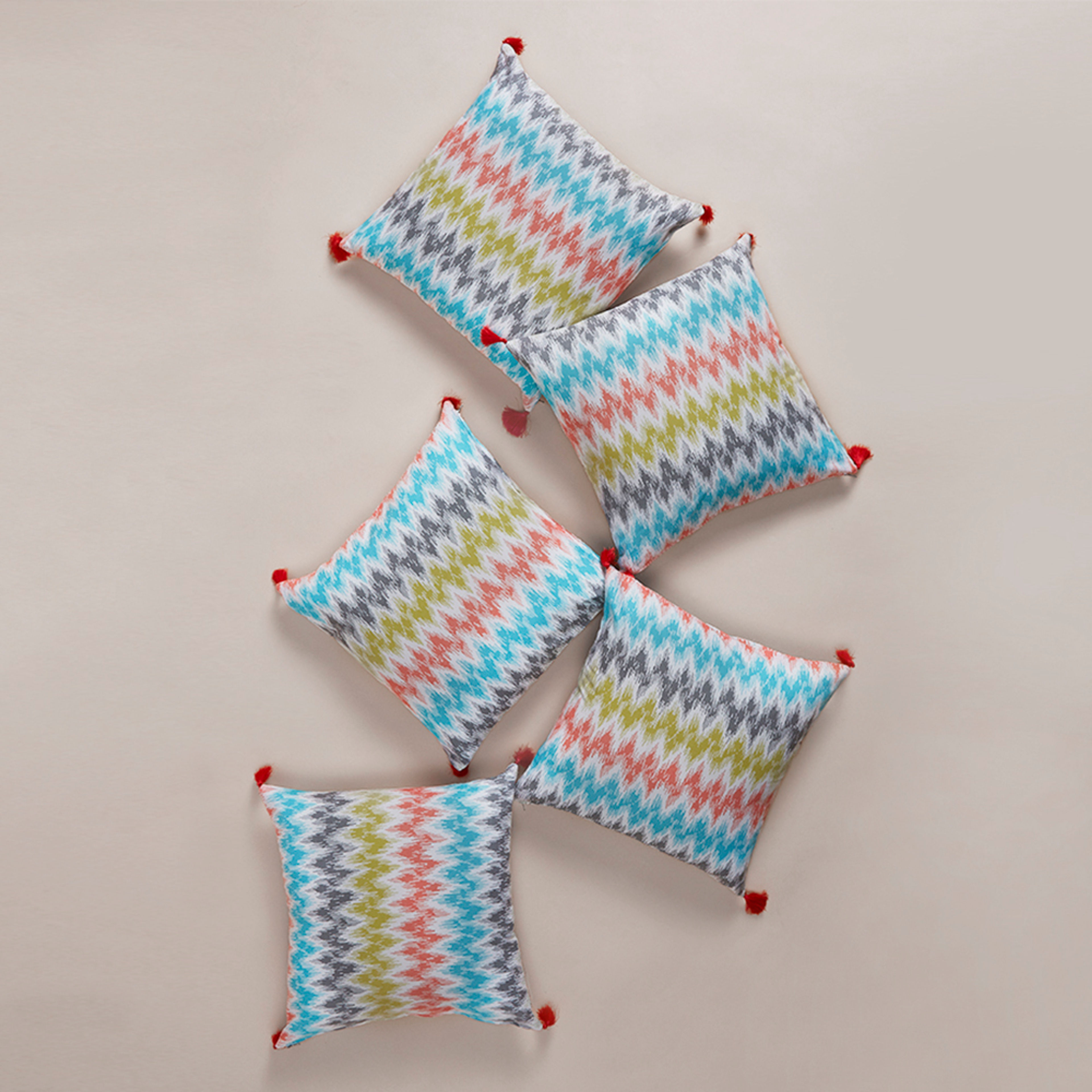 img/cushion-covers/parisa/set5/5.jpg