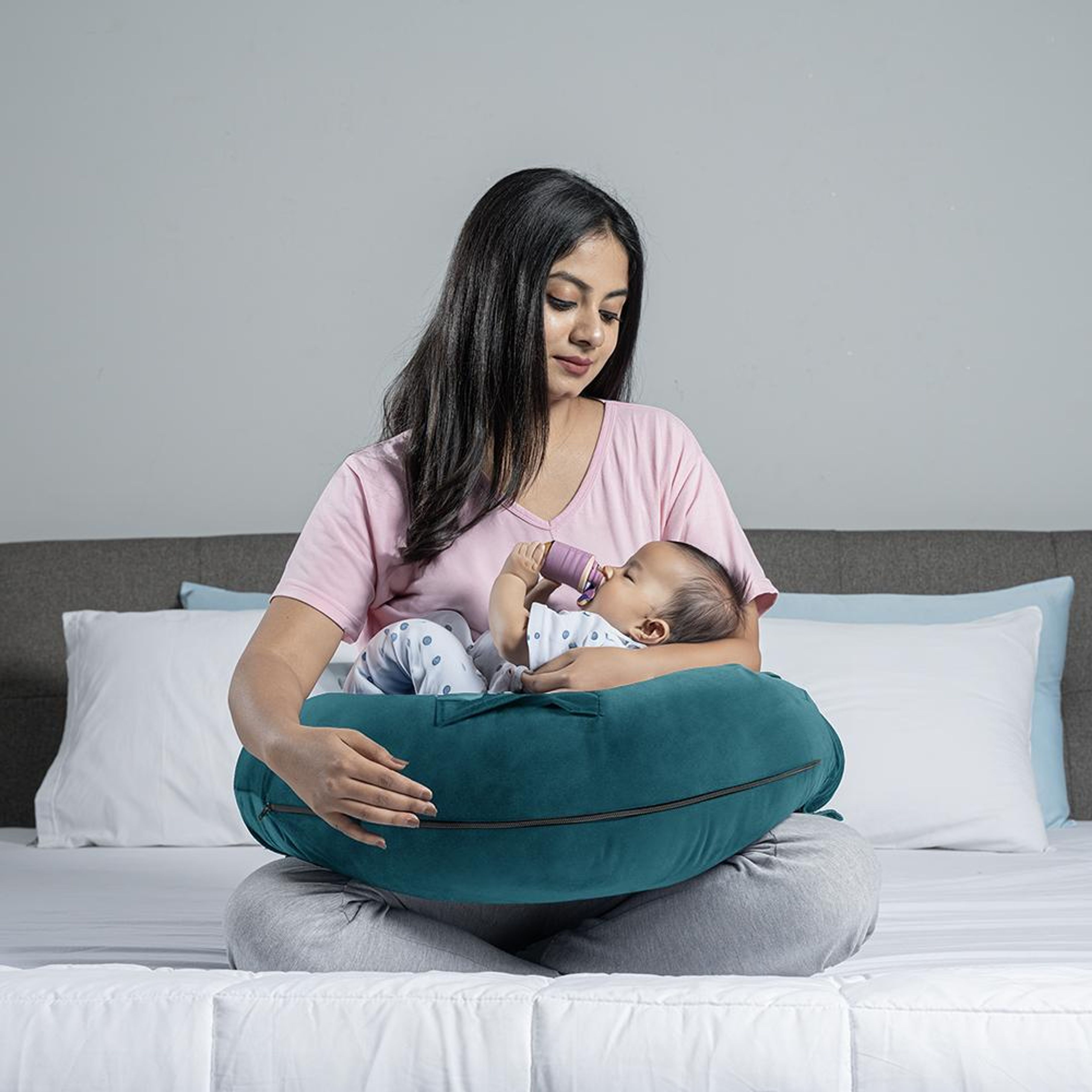 img/npl_modified_images/Feedingpillow_New/WNPVLPG/WNPVLPG_4.jpg