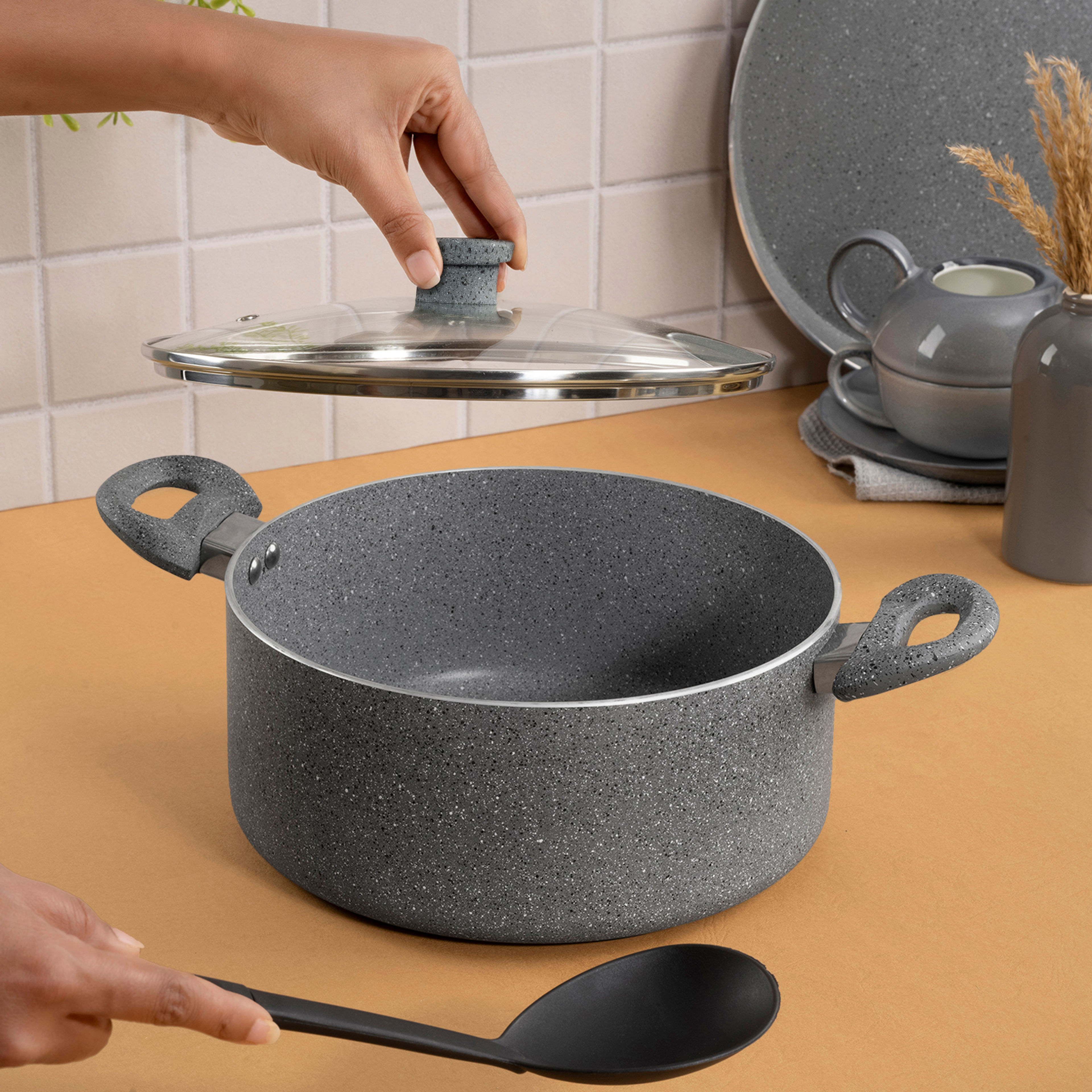 Blue fry pan with lid