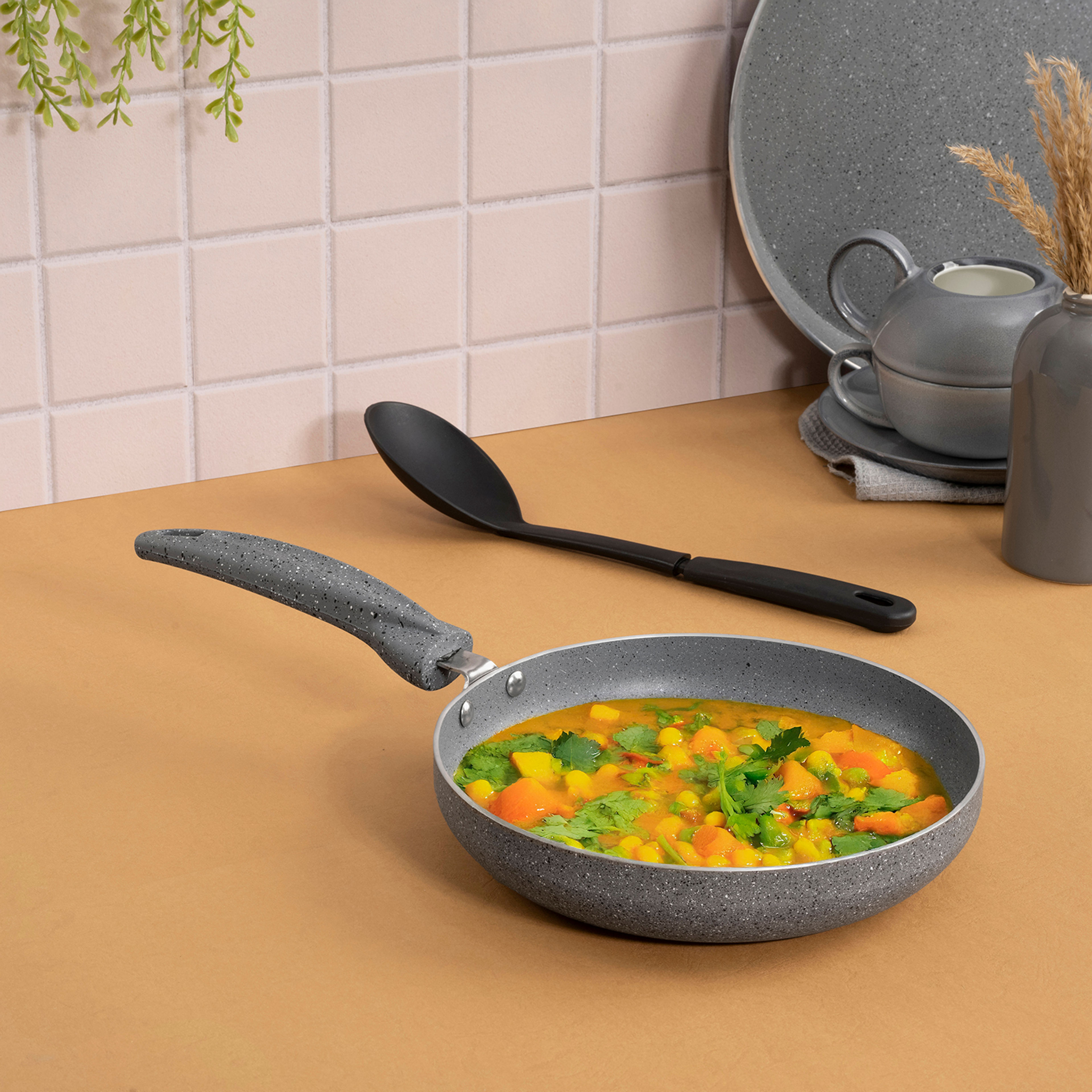 img/npl_modified_images/NCookware_Launch/WPSKAL240MM3MMBLUIB/WPSKAL240MM3MMBLUIB_LS_2.jpg