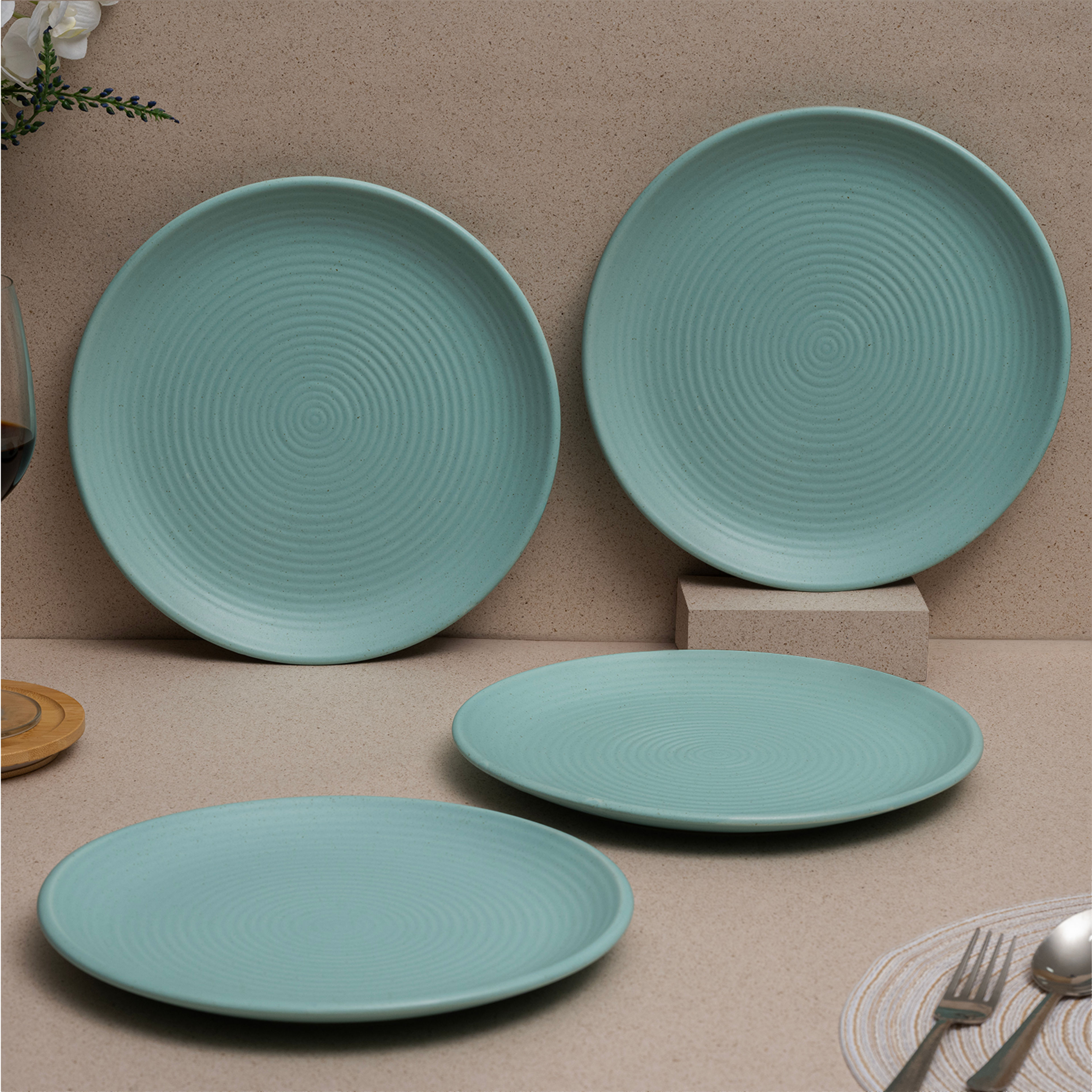 img/npl_modified_images/Plates_01/Dinner+Plates/WDPJLLYSWS4BLU/WDPJLLYSWS4BLU_LS_1.jpg