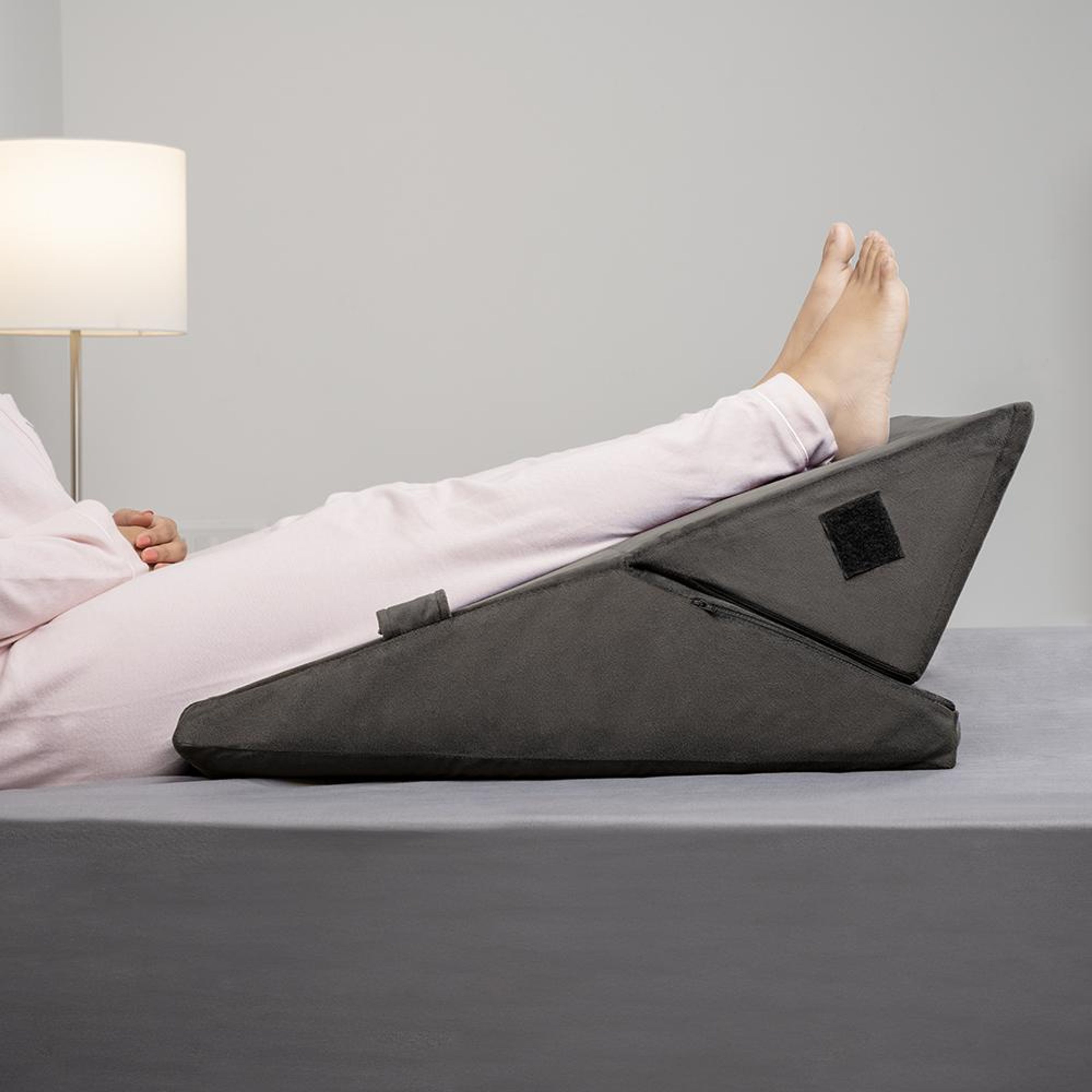 Buy Sleeping Wedge Pillow Online at Prices from ₹2048 Wakefit