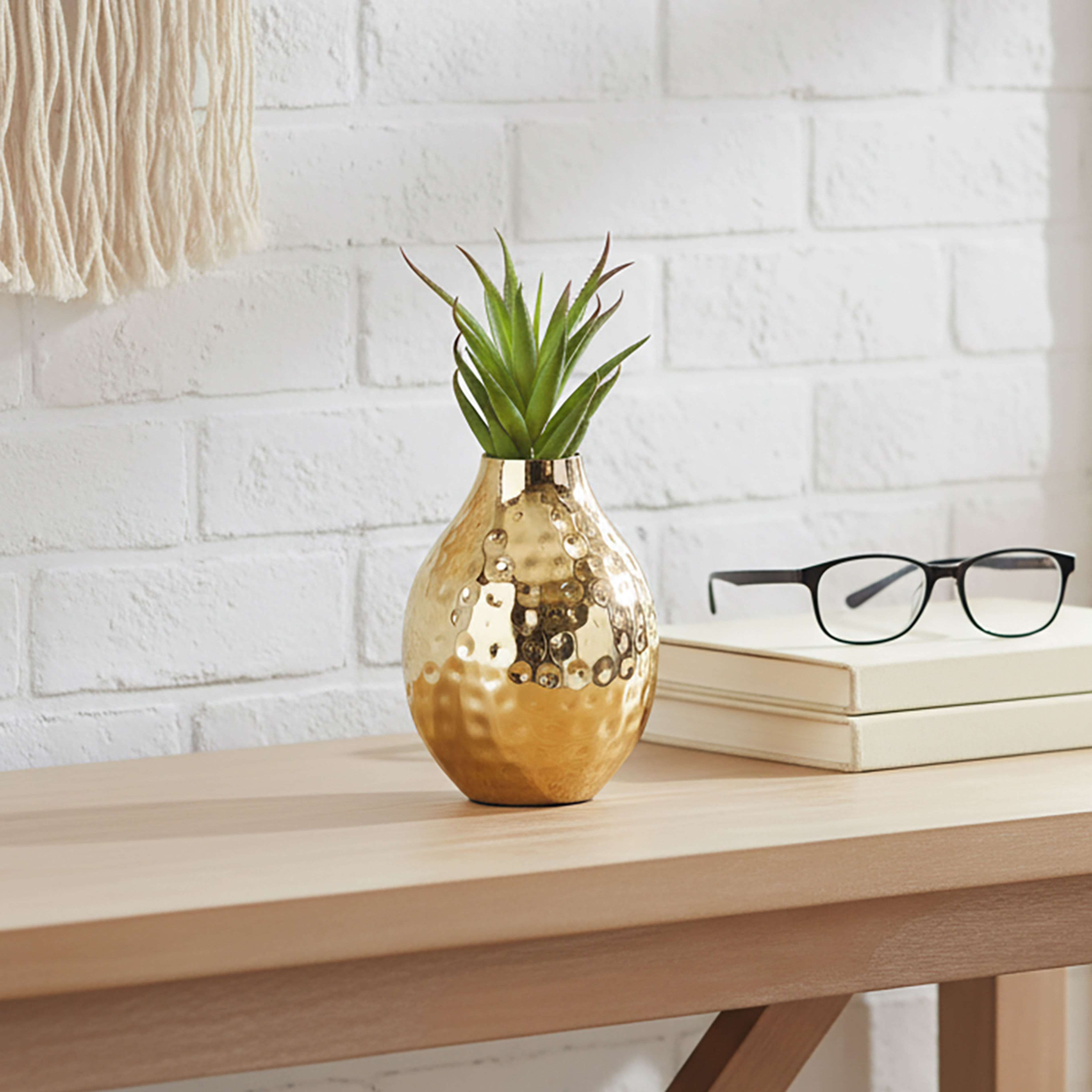 img/npl_raw_images/2vases/WVASEAMVMLGL/WVASEAMVMLGL_LS_2.jpg