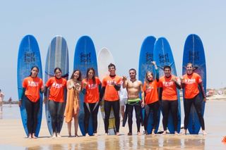 Que necesitas saber al acudir a una escuela de surf