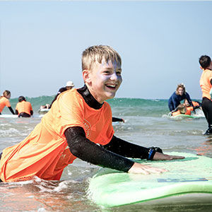 Curso de surf iniciacion en el Palmar para niños (9-14 años)