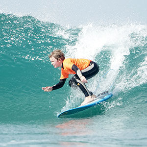 Advanced surf course in El Palmar for children