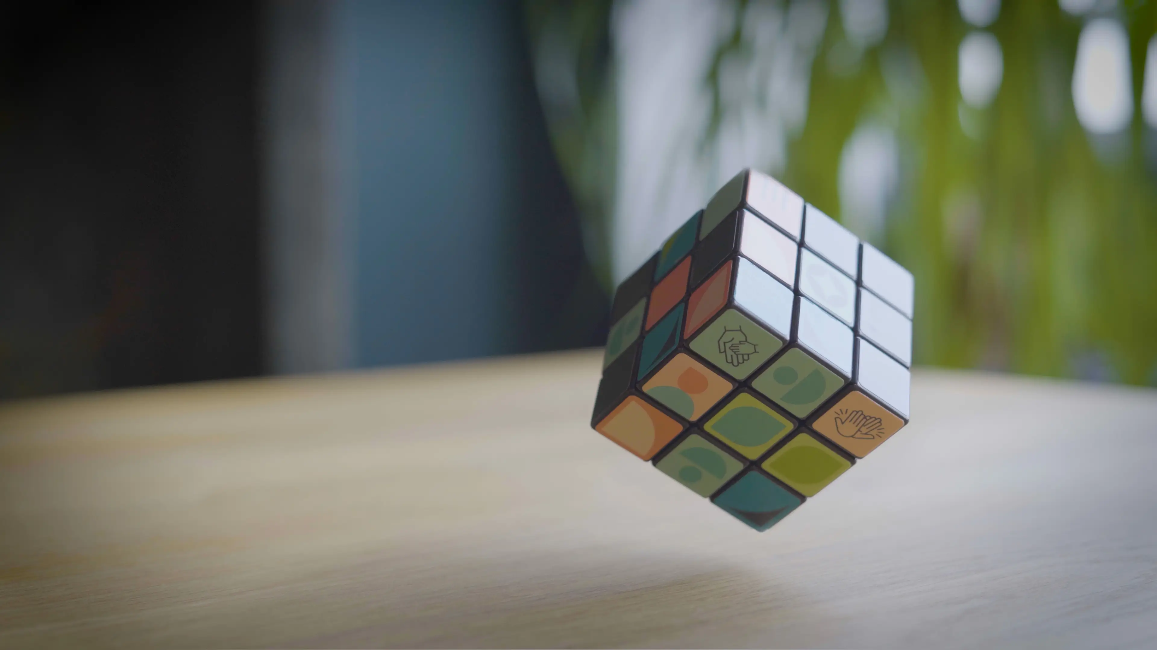 Visualisierung des GWH Vision Cube, der die verschiedenen Bereiche der Nachhaltigkeit bei der GWH zeigt