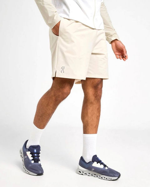 On Running Core Shorts Sand