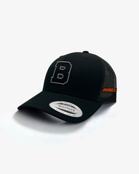 Bennetts Trucker Cap Black/Hyper Crimson