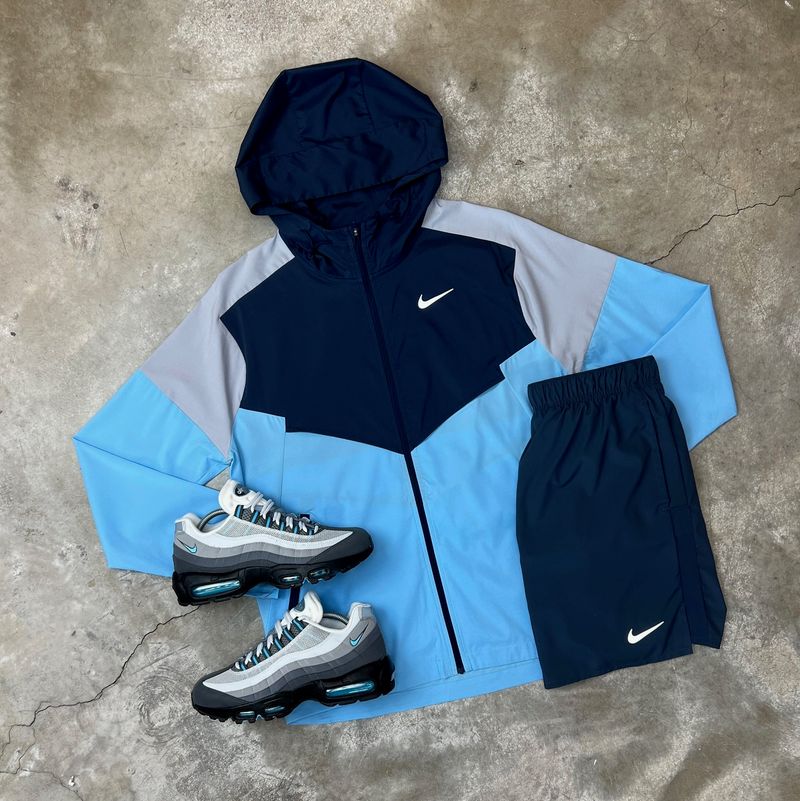 Nike Impossibly Light Windrunner Set
