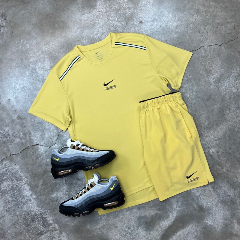 Nike Miler Graphic Set