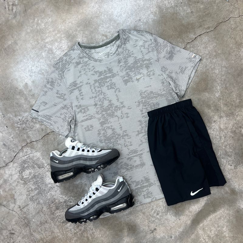 Nike Running Division Set