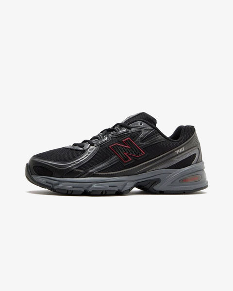 New Balance 740 Black