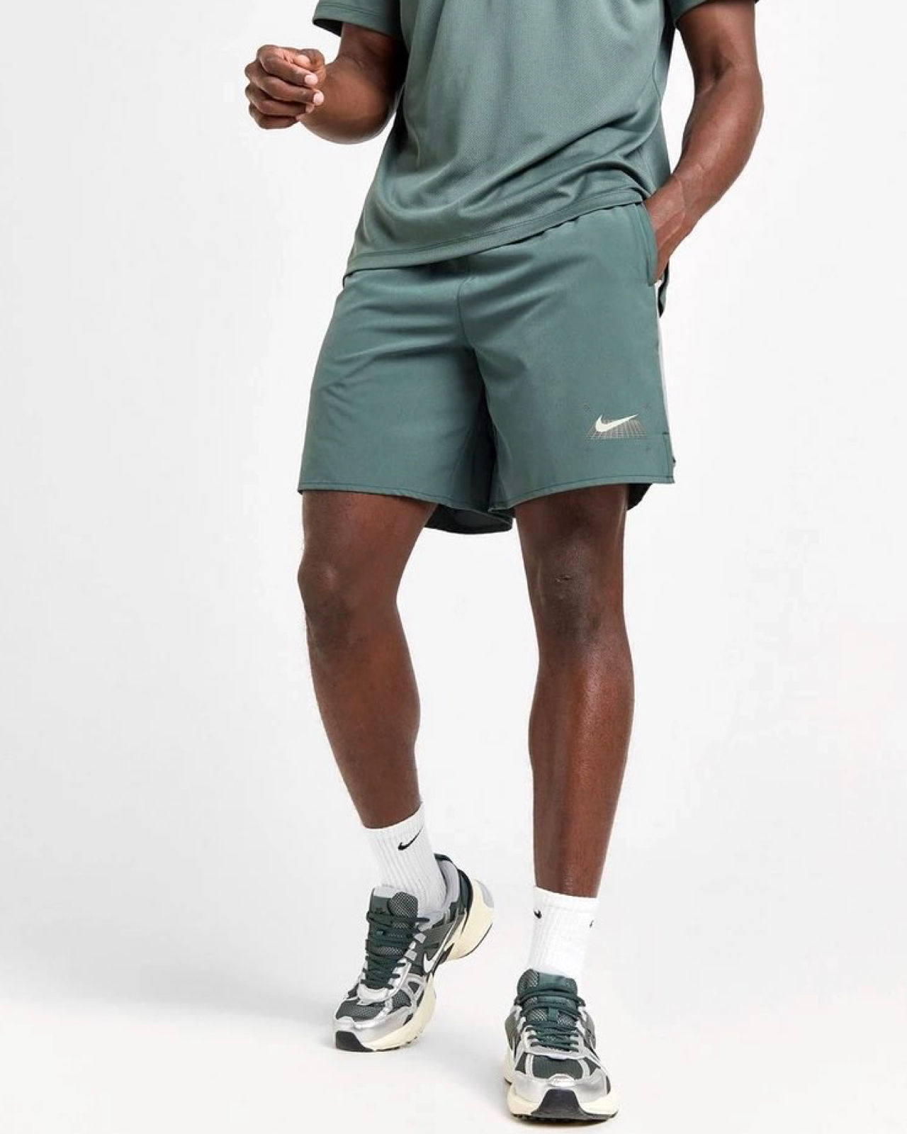 Nike Challenger Grid Shorts Grey