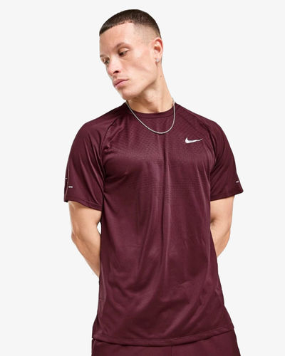 Nike Stride Burgundy Crush